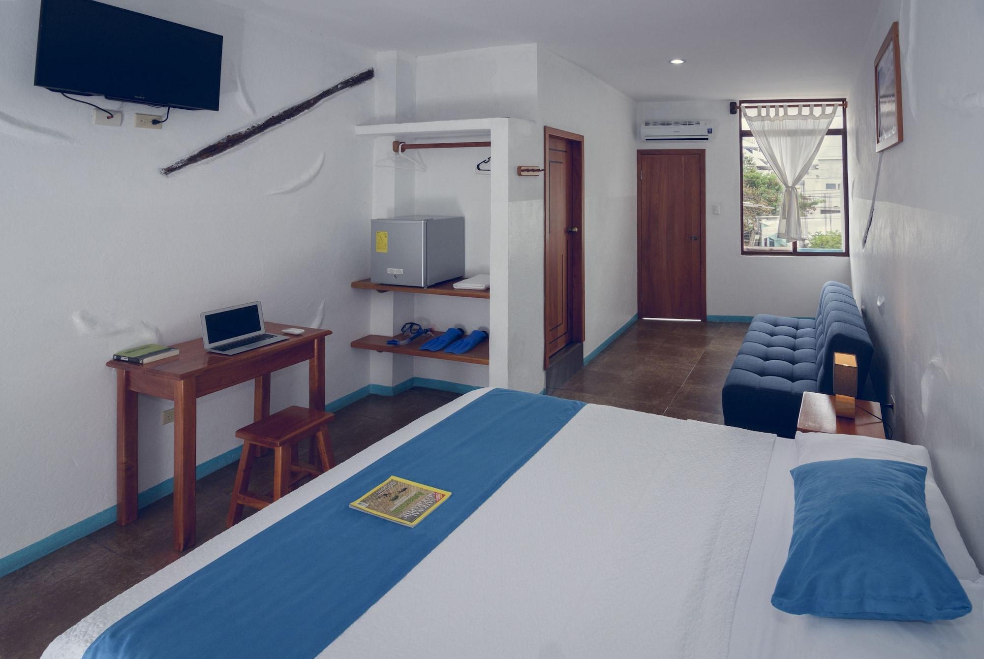 Galapagos Native Hostel Puerto Ayora  Ngoại thất bức ảnh