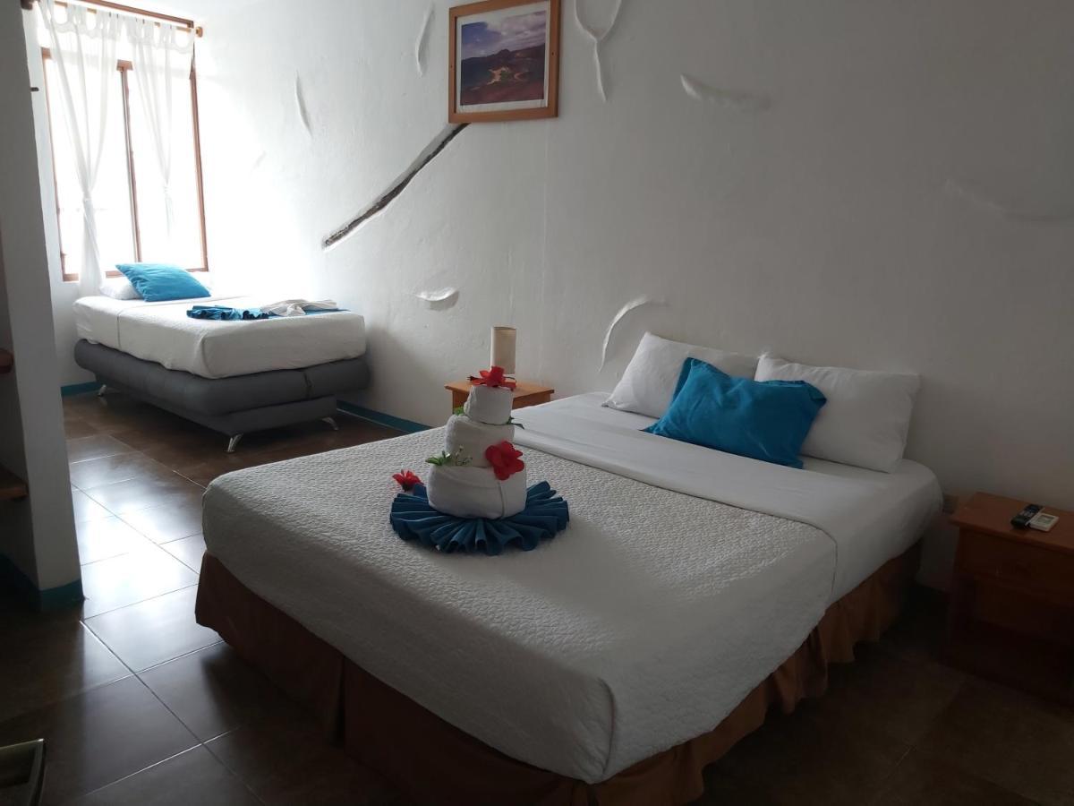 Galapagos Native Hostel Puerto Ayora  Ngoại thất bức ảnh