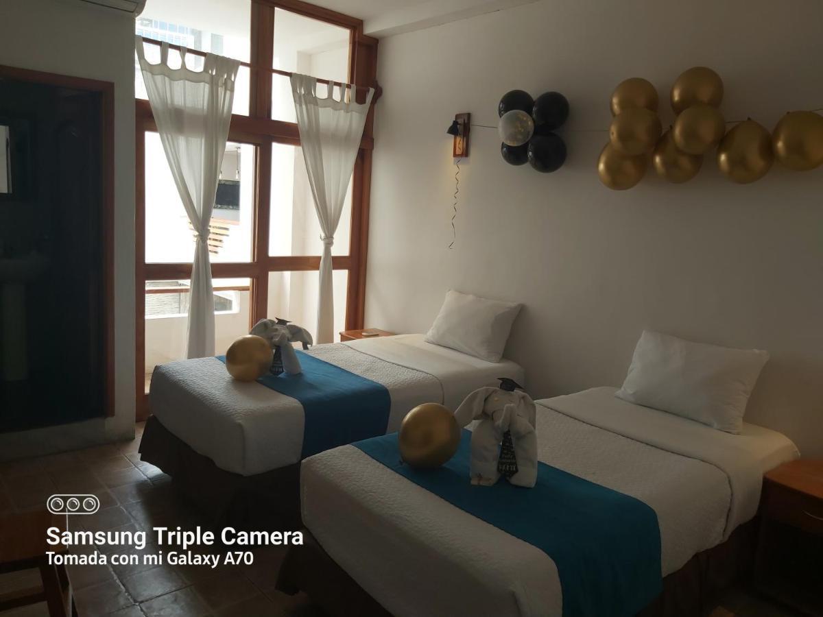 Galapagos Native Hostel Puerto Ayora  Ngoại thất bức ảnh