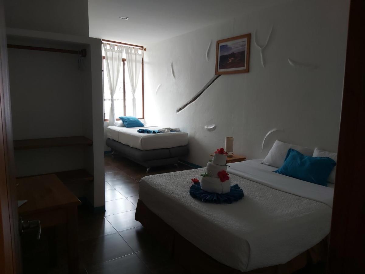 Galapagos Native Hostel Puerto Ayora  Ngoại thất bức ảnh