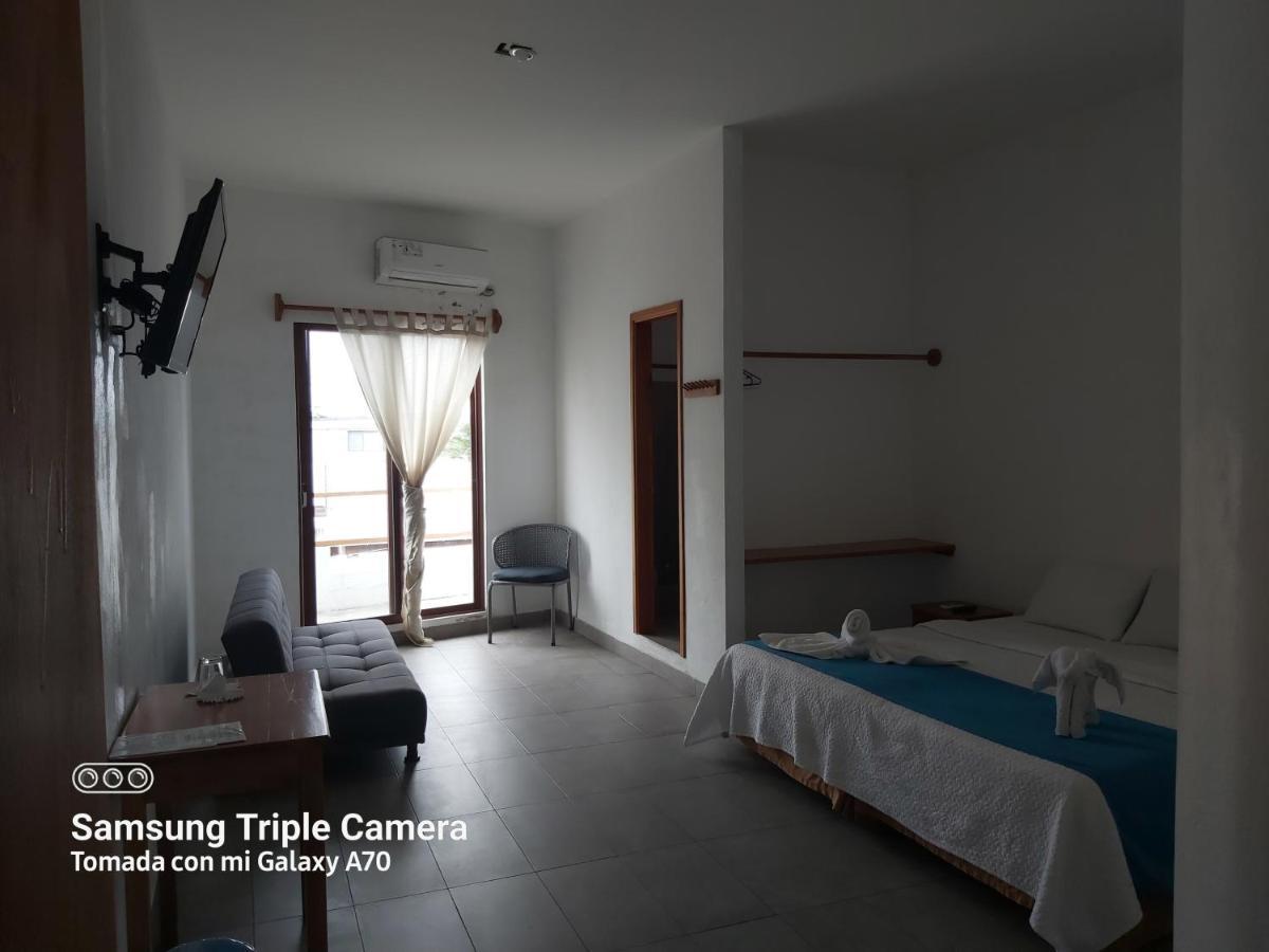 Galapagos Native Hostel Puerto Ayora  Ngoại thất bức ảnh