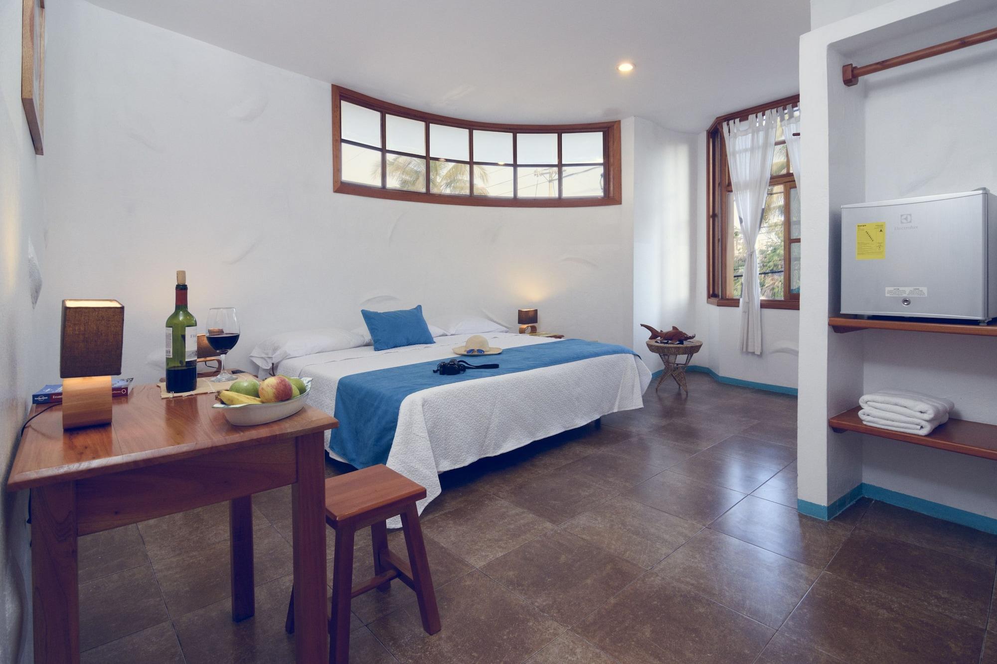 Galapagos Native Hostel Puerto Ayora  Ngoại thất bức ảnh